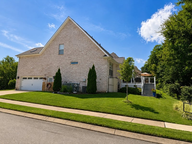 1027 Nealcrest Cir, Spring Hill, TN 37174