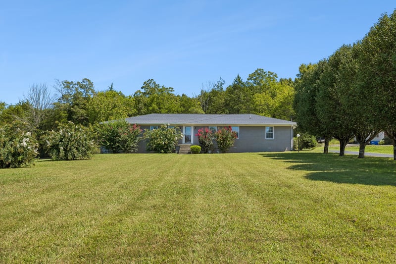 212 Dixon Springs Hwy, Carthage, TN 37030