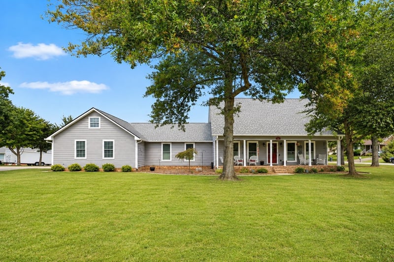 100 Westbrook Ct, Columbia, TN 38401