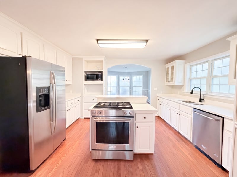 608 Beechtree Ct, Burns, TN 37029