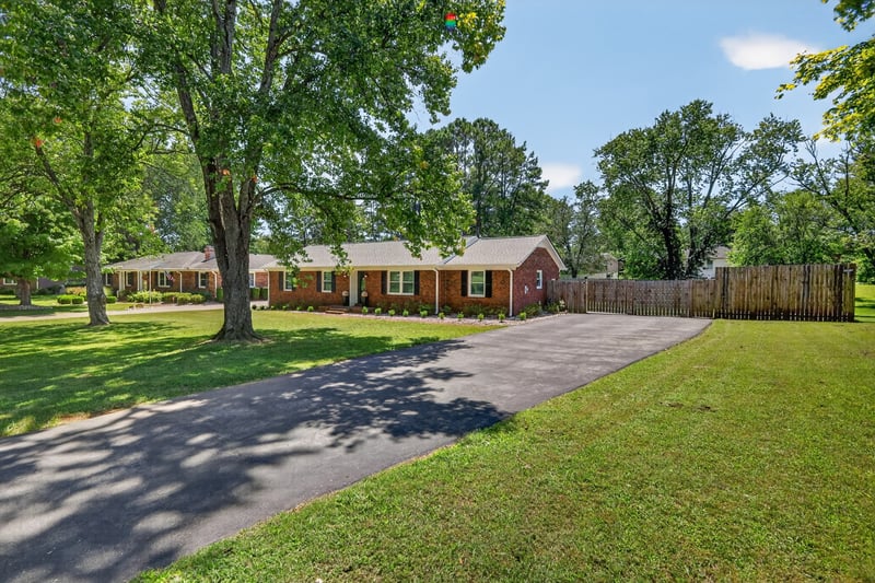 1311 Trinity Dr, Murfreesboro, TN 37129