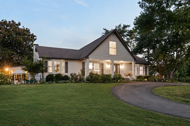 3689 Trousdale Ln, Columbia, TN 38401