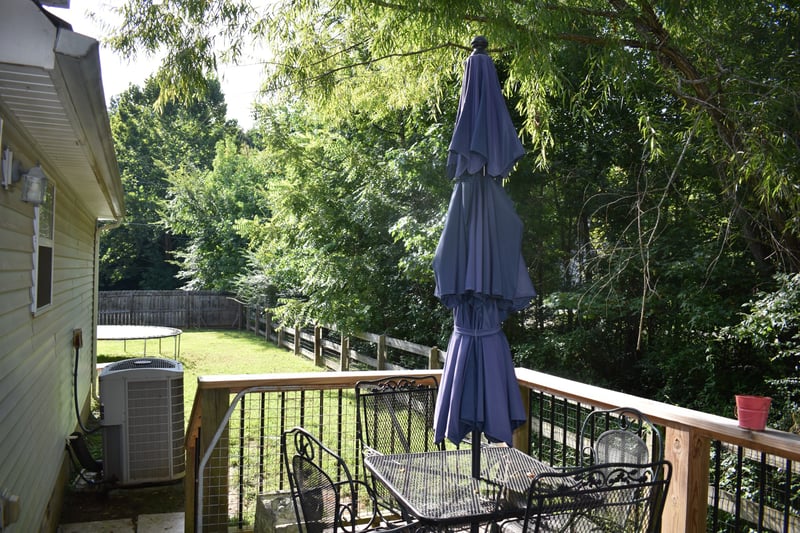 126 Silver Leaf Cir, Dickson, TN 37055