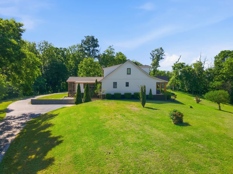 881 Mount Olivet Rd, Columbia, TN 38401