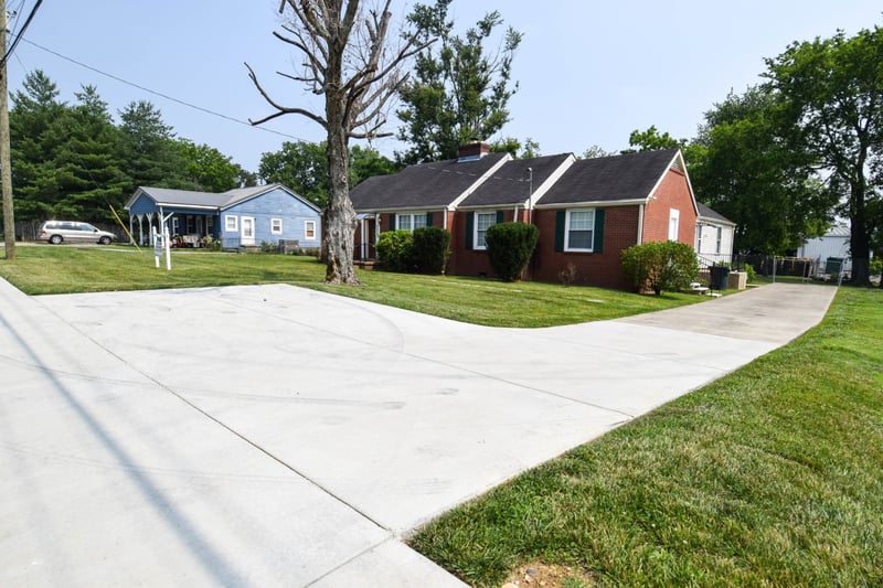 884 W Albert Gallatin Ave, Gallatin, TN 37066