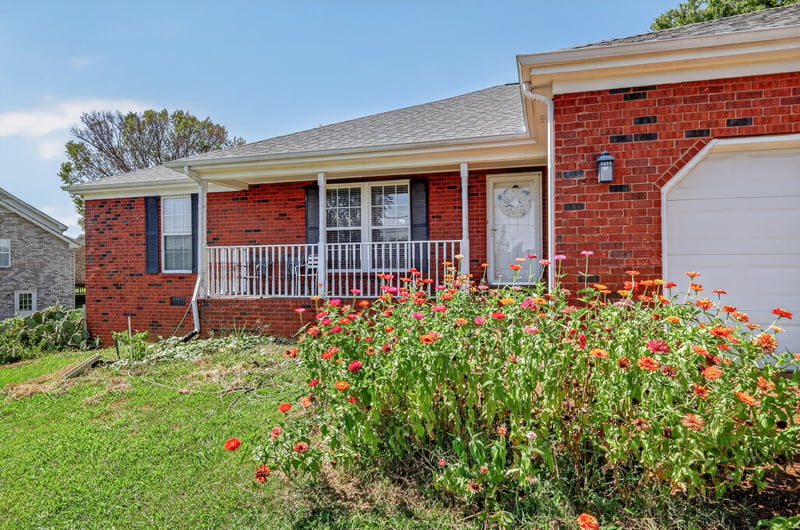 648 Woodburn Dr, Smyrna, TN 37167