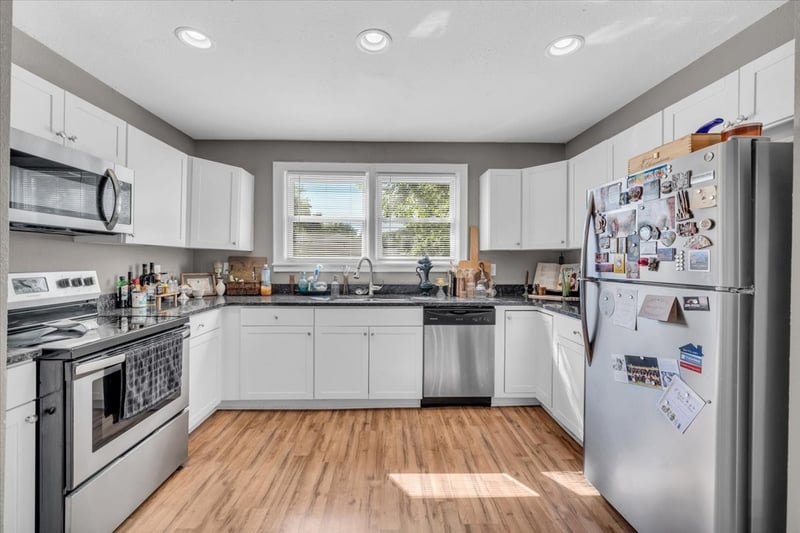 108 Greenwood Acres Dr, Columbia, TN 38401