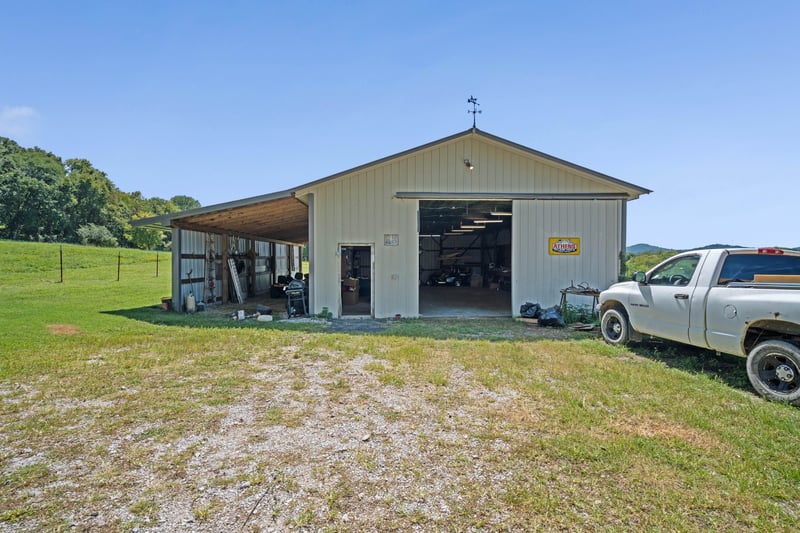 341 Horseshoe Bend Ln, Elmwood, TN 38560