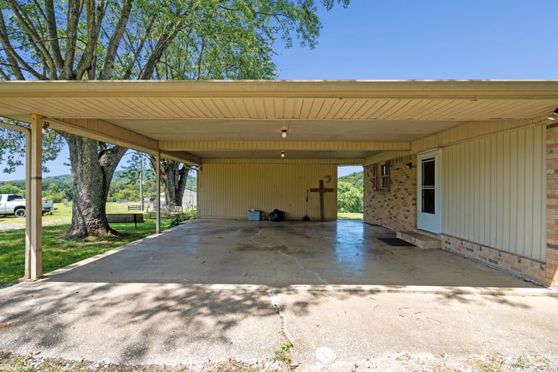 341 Horseshoe Bend Ln, Elmwood, TN 38560