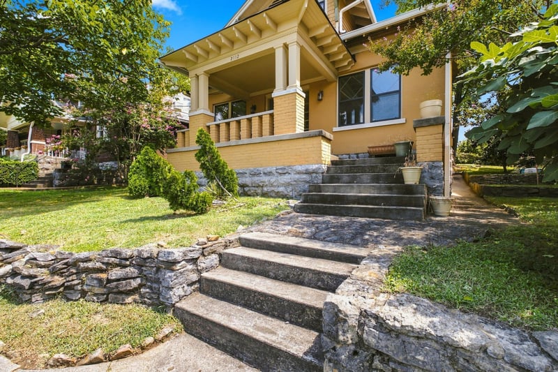 2112 15th Ave S, Nashville, TN 37212