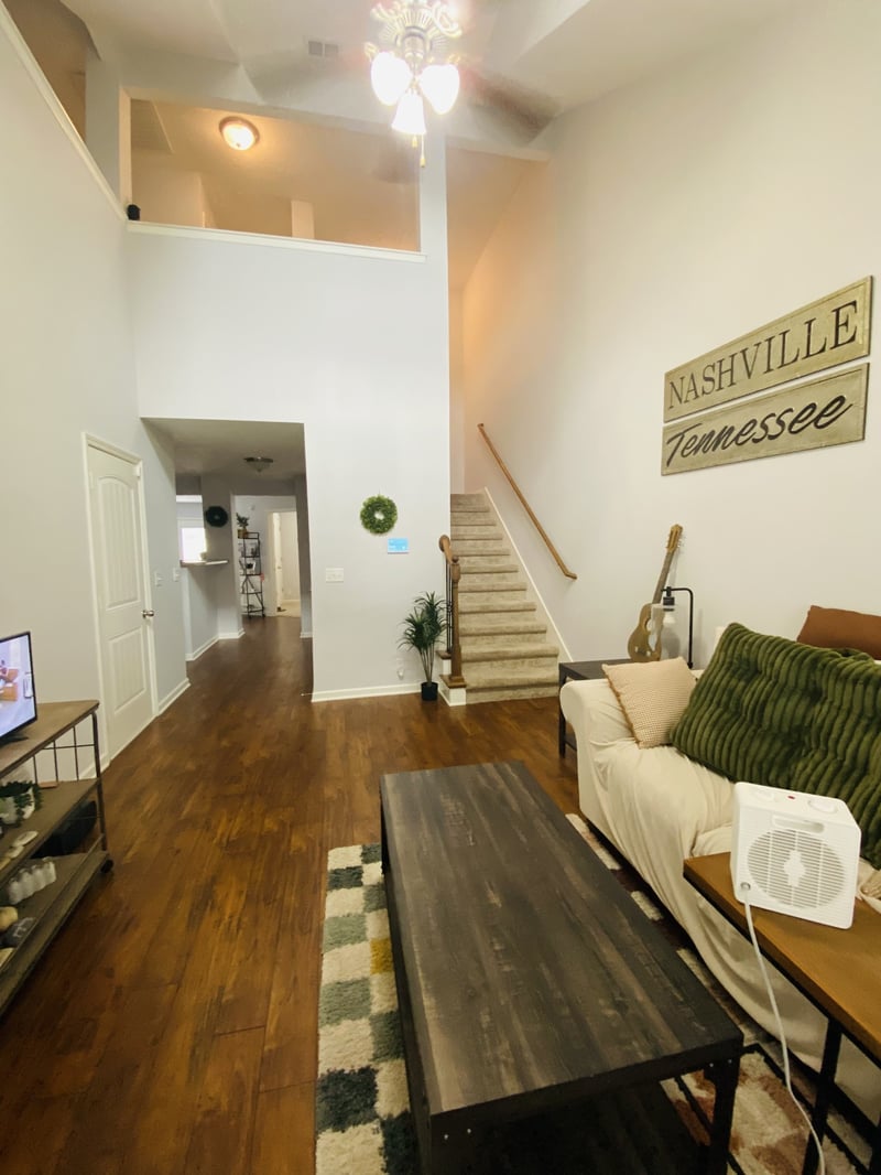 909 Granville Dr, Murfreesboro, TN 37128