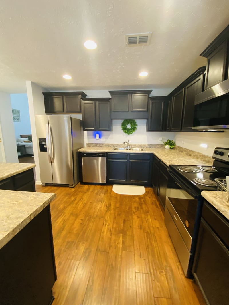 909 Granville Dr, Murfreesboro, TN 37128