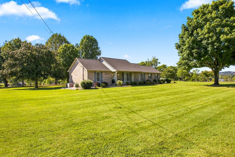 835 Nathan Dr, Columbia, TN 38401