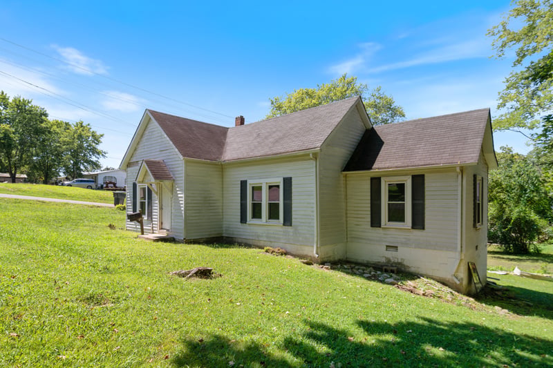 206 Freeman Ave, Dickson, TN 37055