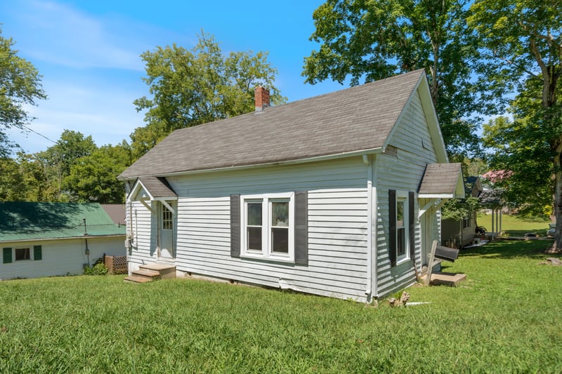 206 Freeman Ave, Dickson, TN 37055
