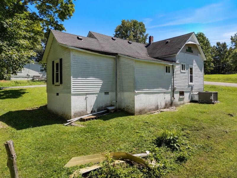 206 Freeman Ave, Dickson, TN 37055