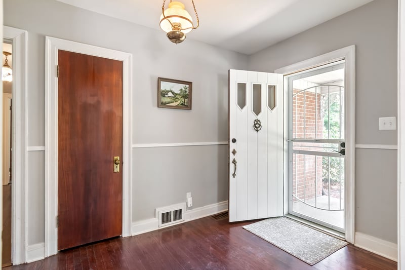 717 Currey Rd, Nashville, TN 37217