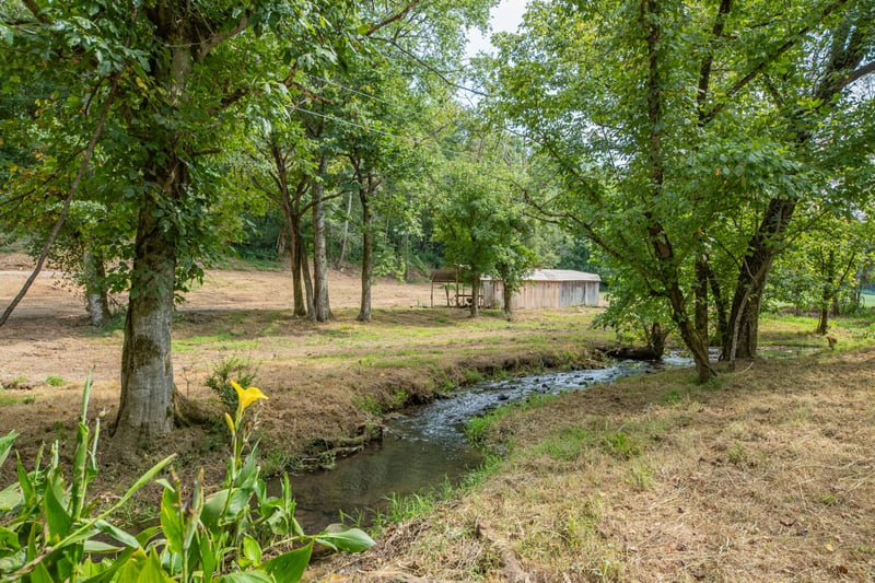 5049 Miller Lake Rd, Culleoka, TN 38451