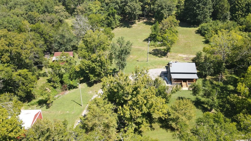 648 Cummings Ln, Cottontown, TN 37048