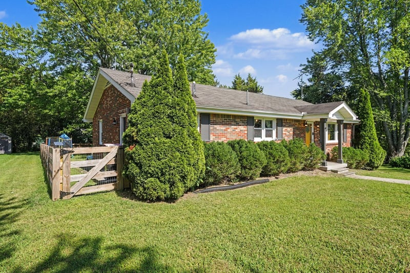 2099 Webster St, Greenbrier, TN 37073