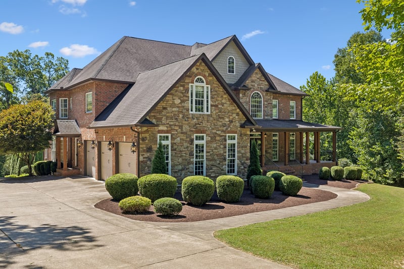 1032 Dogwood Ln, Burns, TN 37029
