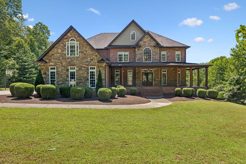 1032 Dogwood Ln, Burns, TN 37029