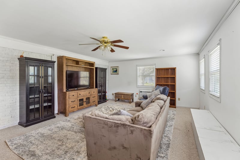 3087 Valley Creek Rd, Culleoka, TN 38451