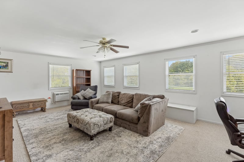 3087 Valley Creek Rd, Culleoka, TN 38451