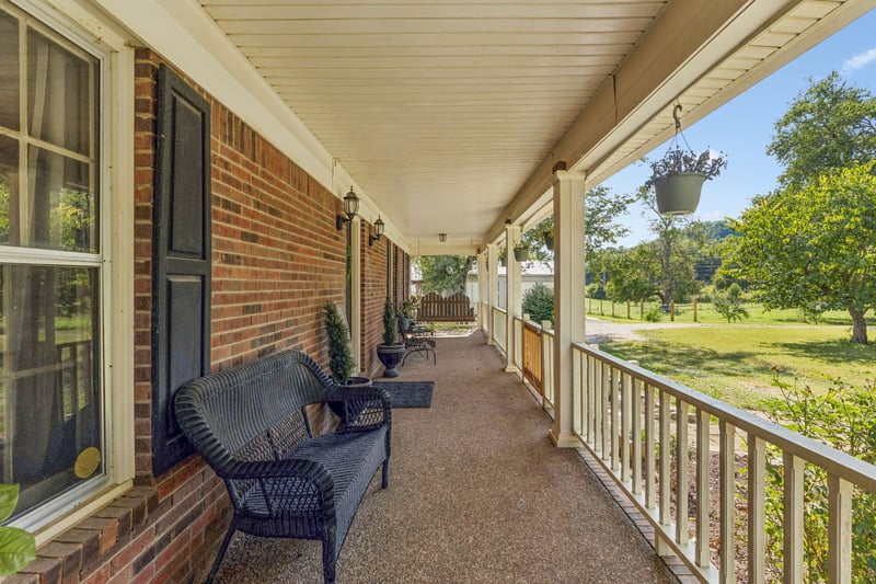 3087 Valley Creek Rd, Culleoka, TN 38451
