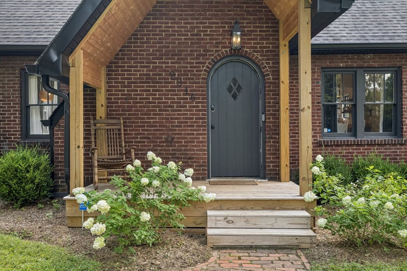 2316 Riverside Dr, Nashville, TN 37216
