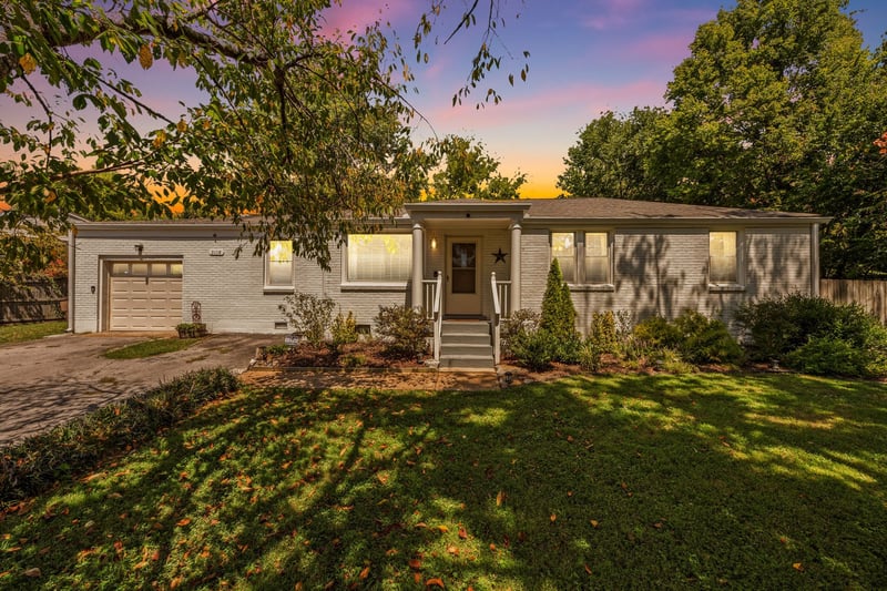 3118 Lake Park Dr, Nashville, TN 37211