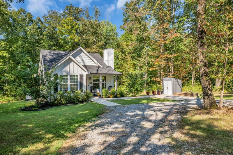684 Slaydenwood Rd, Vanleer, TN 37181