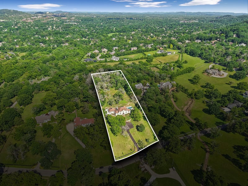 310 Deerwood Ln, Brentwood, TN 37027