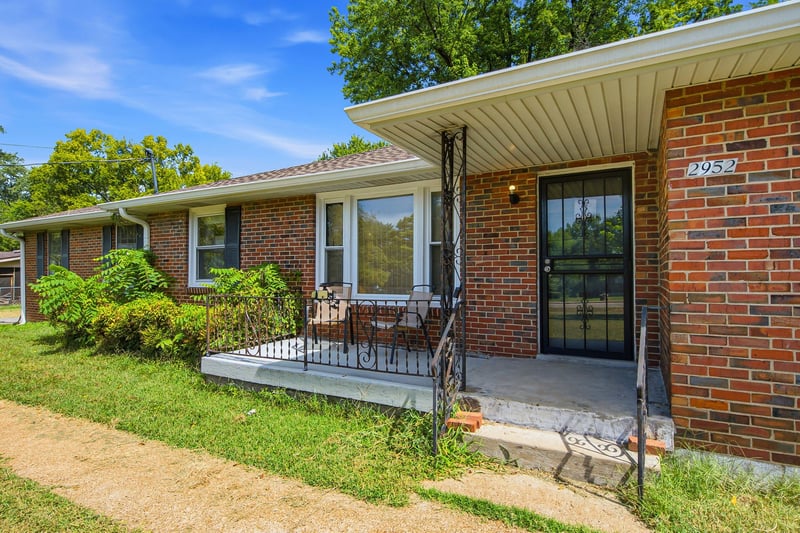 2952 Hillhurst Dr, Nashville, TN 37207