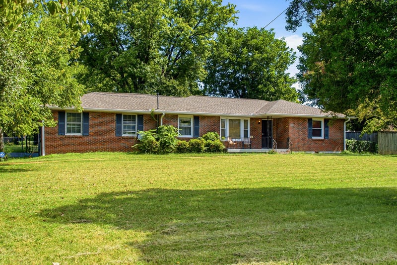 2952 Hillhurst Dr, Nashville, TN 37207