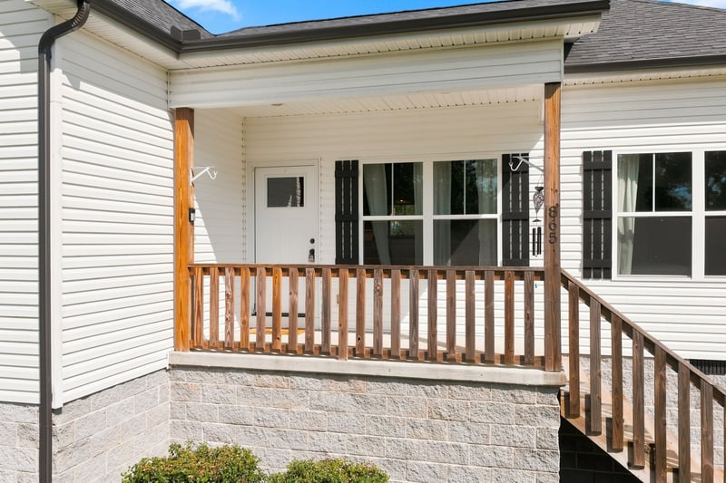 865 Hafner Rd, Charlotte, TN 37036