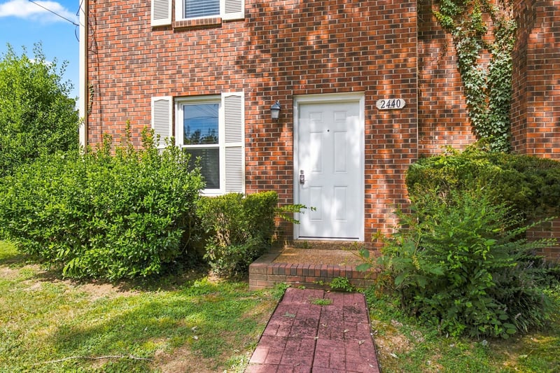 2440 Fairbrook Dr, Nashville, TN 37214