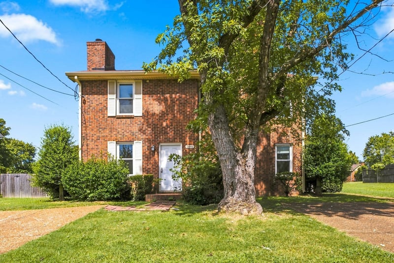2440 Fairbrook Dr, Nashville, TN 37214