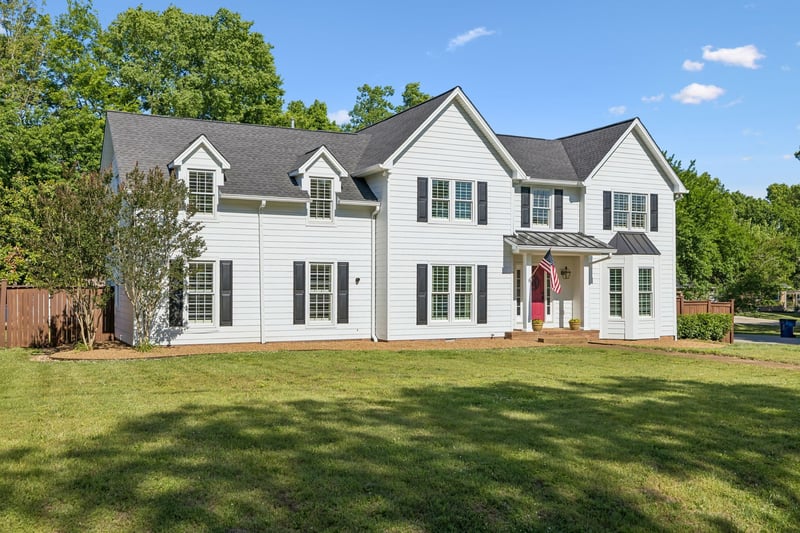 100 Deerfield Dr, Columbia, TN 38401