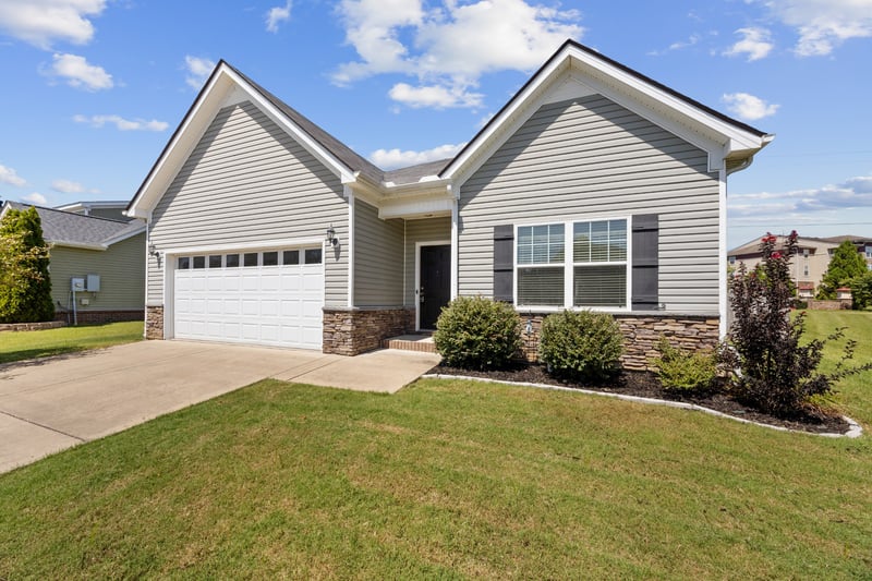 7049 Lakota Dr, Spring Hill, TN 37174