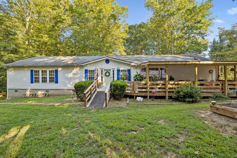 605 Lucas Rd, Dickson, TN 37055