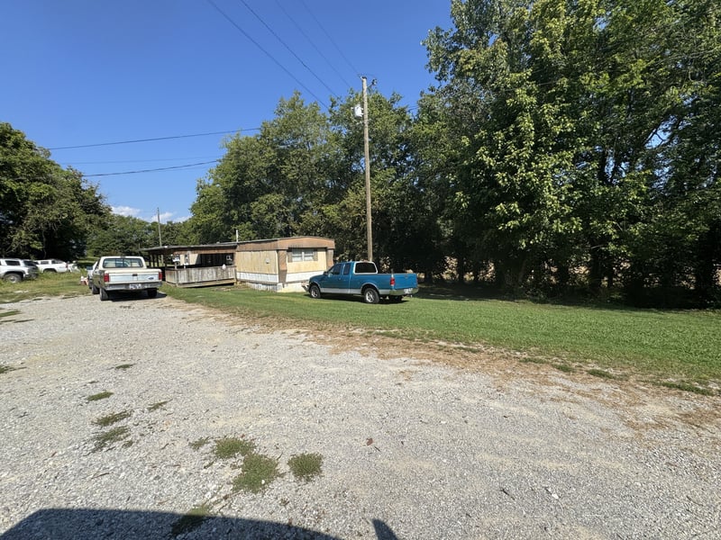 2 Mckinney Ln, Elmwood, TN 38560