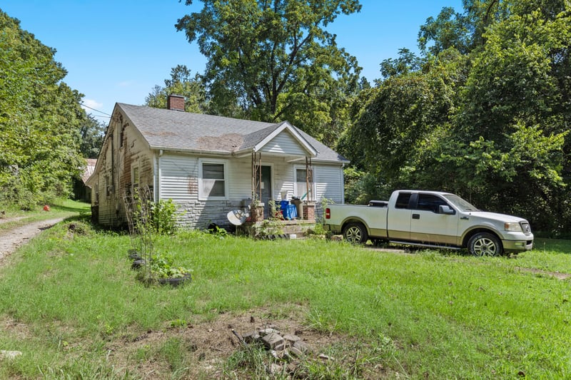 1318 Old Clarksville Pike, Pleasant View, TN 37146