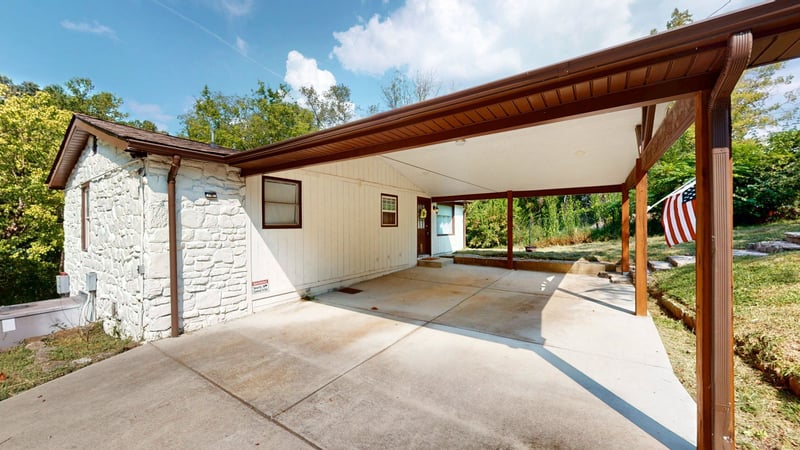 1392 Fairview Blvd, Fairview, TN 37062