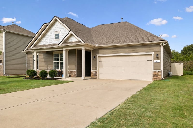 1009 Black Oak Dr, Murfreesboro, TN 37128