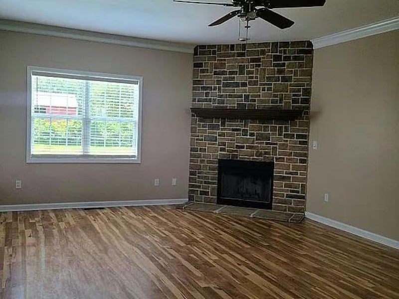 1324 Mockingbird Ln, Murfreesboro, TN 37130