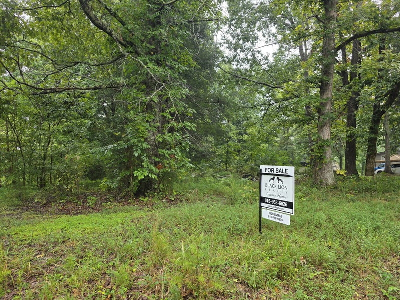 1875 Old Lock A Rd, Charlotte, TN 37036