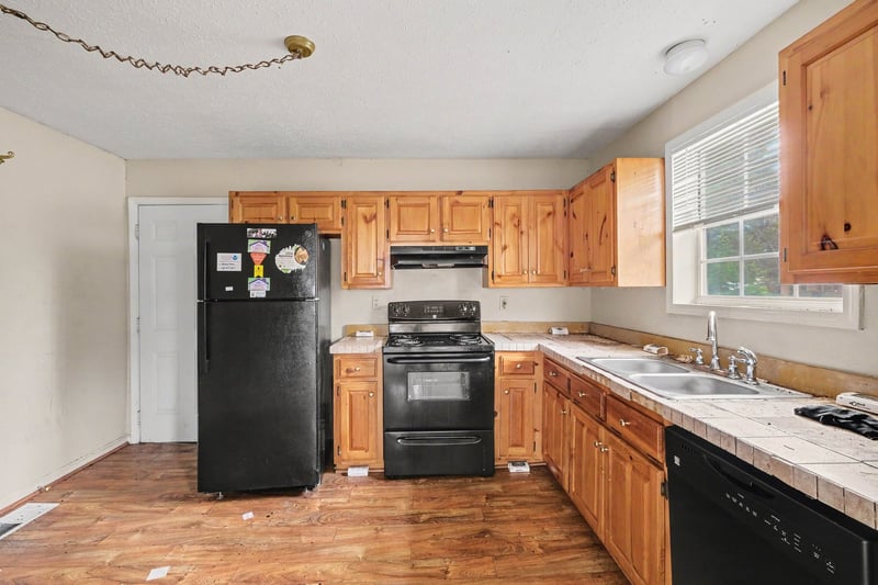 241 E Park Ave, Gallatin, TN 37066