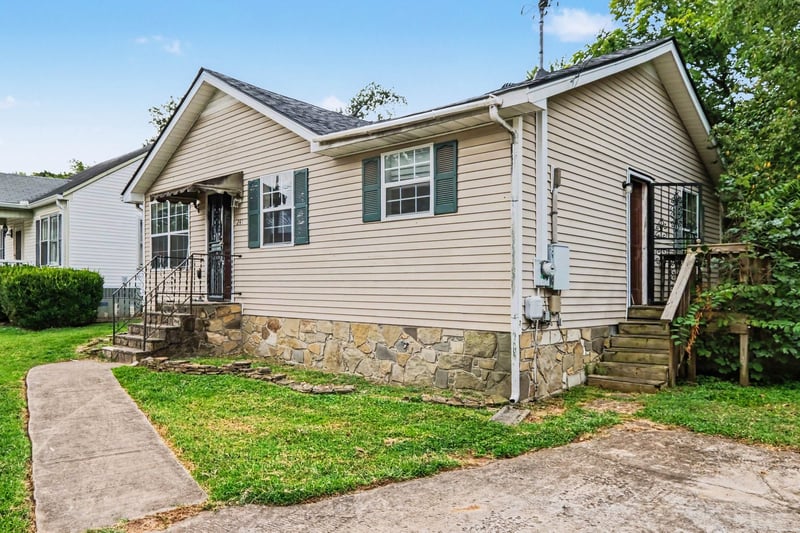 241 E Park Ave, Gallatin, TN 37066