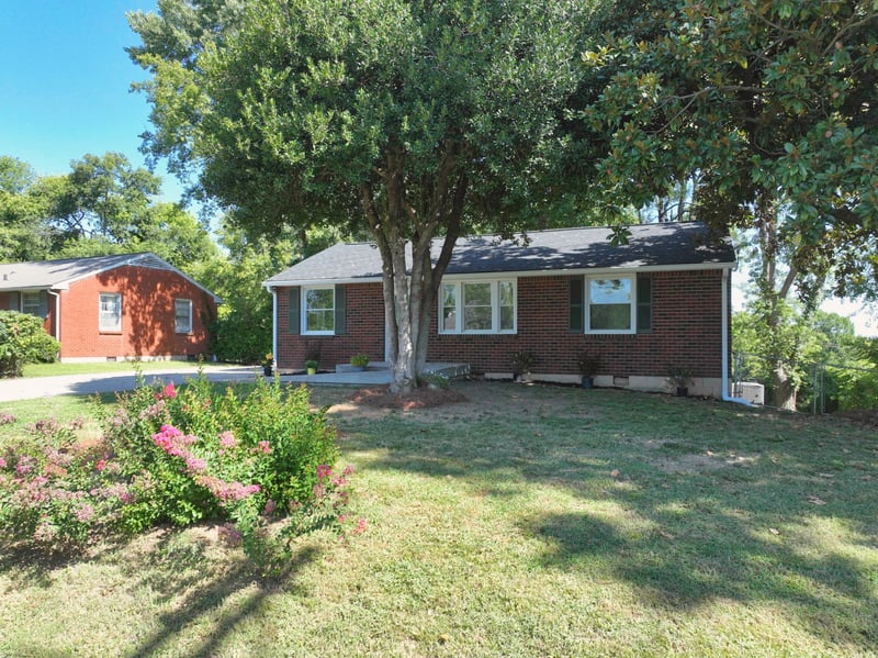 3944 Plantation Dr, Hermitage, TN 37076
